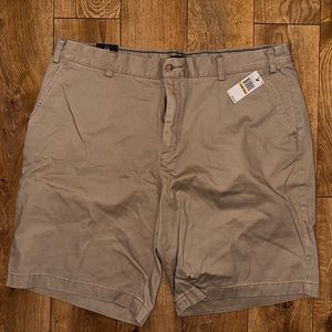 Nautica - Khaki shorts - 44 Waist (BRAND NEW W/Tag)
